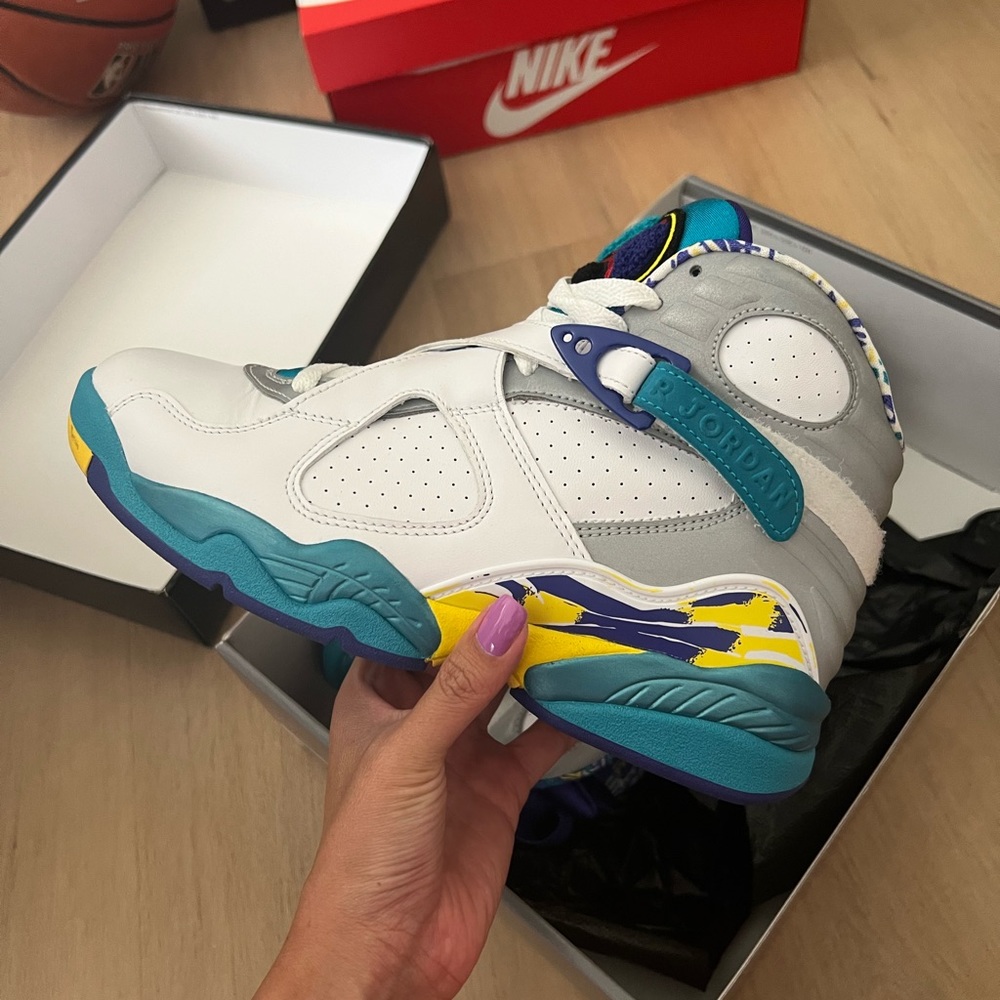 Jordan 8 (W)